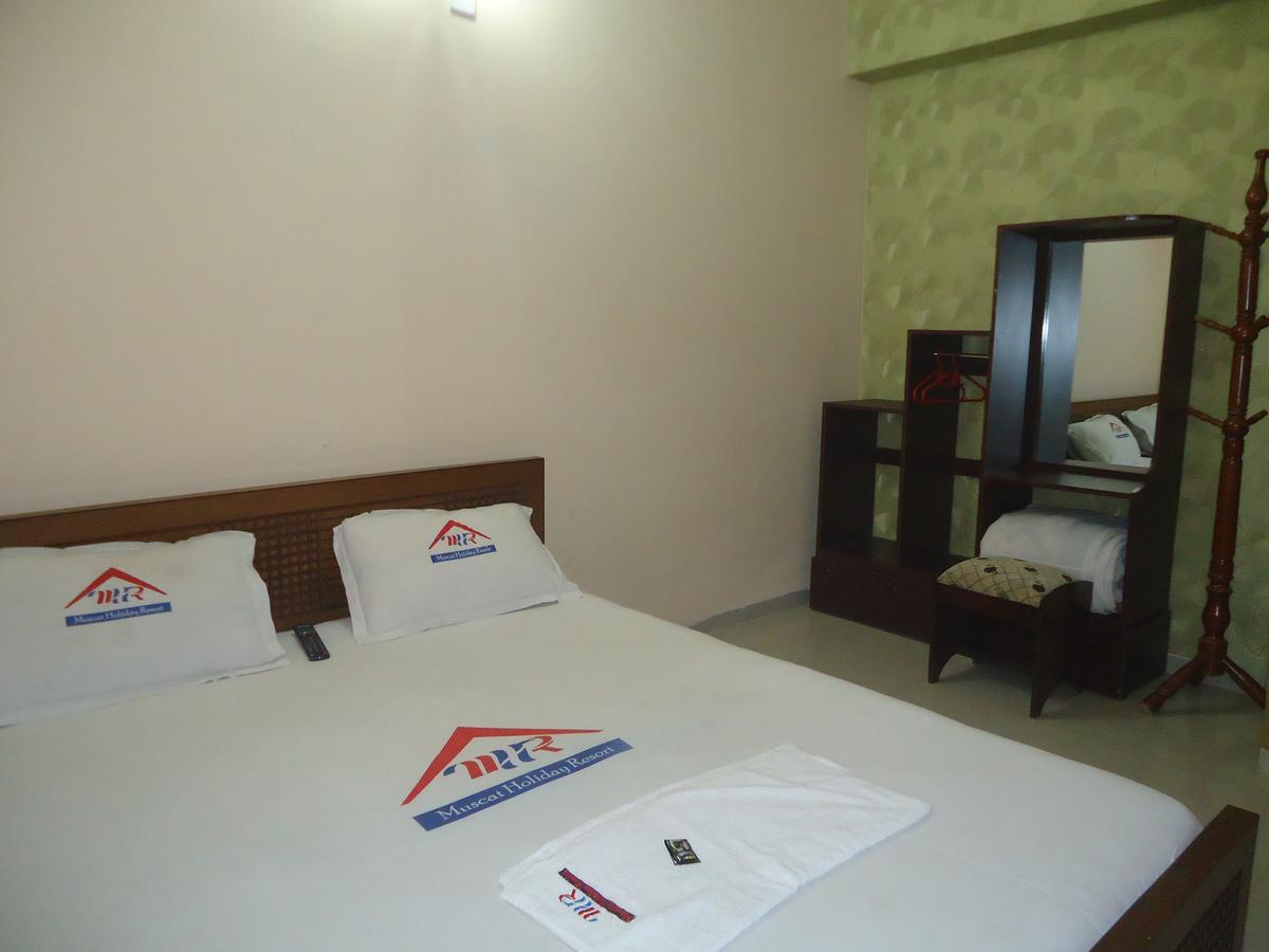 Muscat Holiday Resort Cox's Bazar Bagian luar foto